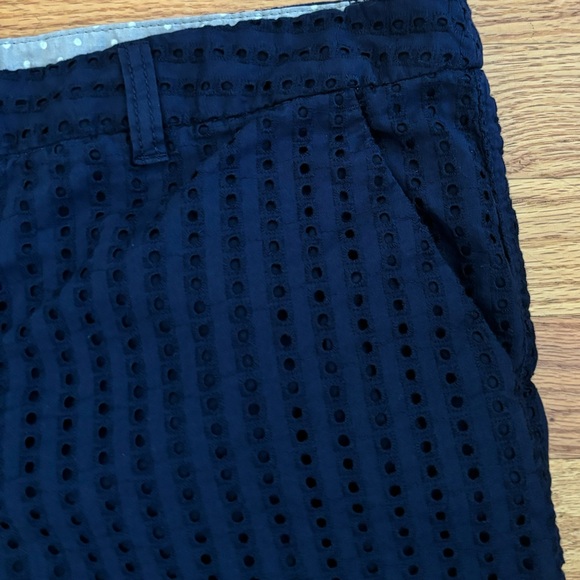 Merona Shorts Women’s 16 Blue Eyelet Detail Zip Button Closure Pockets Casual - Picture 4 of 8